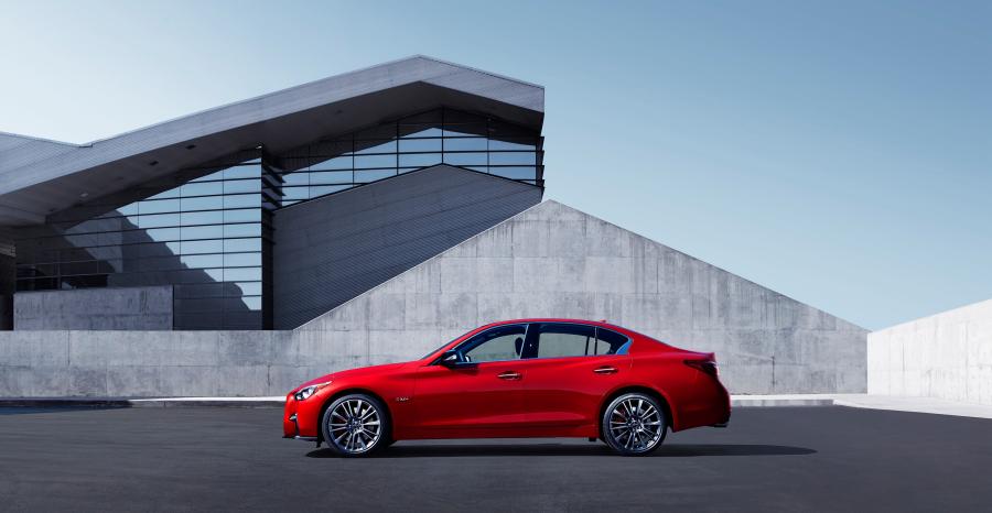  Infiniti Q50 Red Sport 400 2017 года  (WW) (фото 2 из 41)